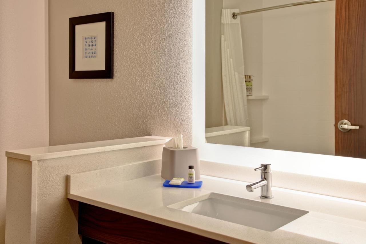 Holiday Inn Express & Suites - Ottawa By Ihg Dış mekan fotoğraf