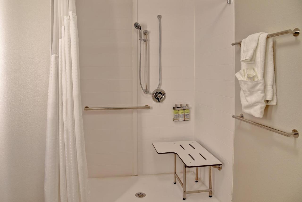 Holiday Inn Express & Suites - Ottawa By Ihg Dış mekan fotoğraf